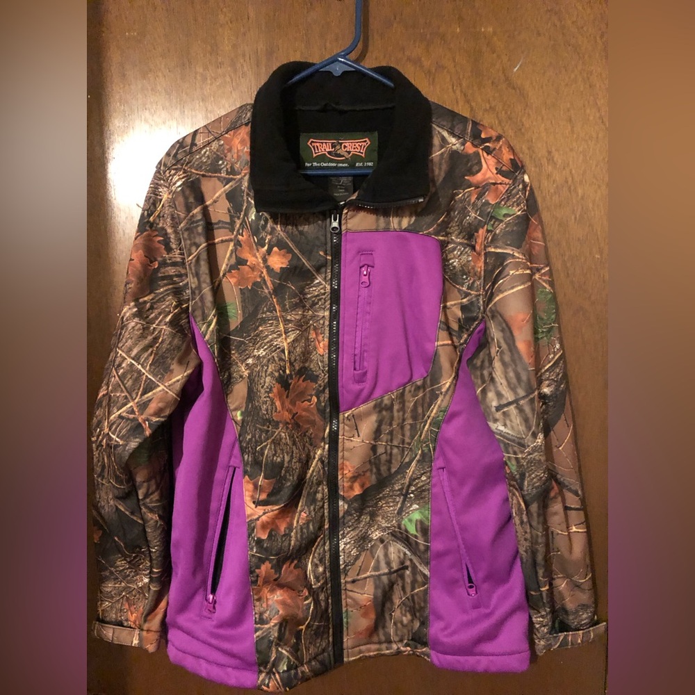 NEW Trail Crest camo and purple jacket, pockets inside and out. size Large
